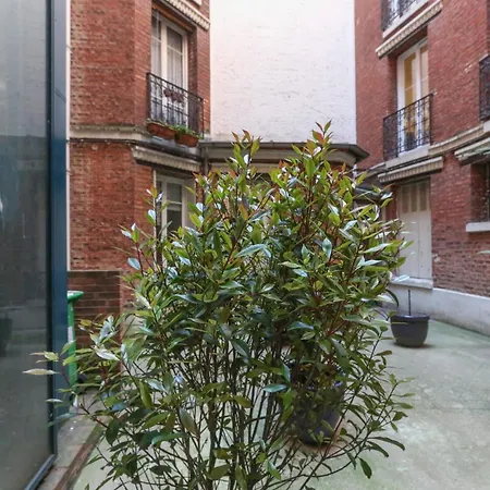 Apartment Bright 37 M Near Batignolles *